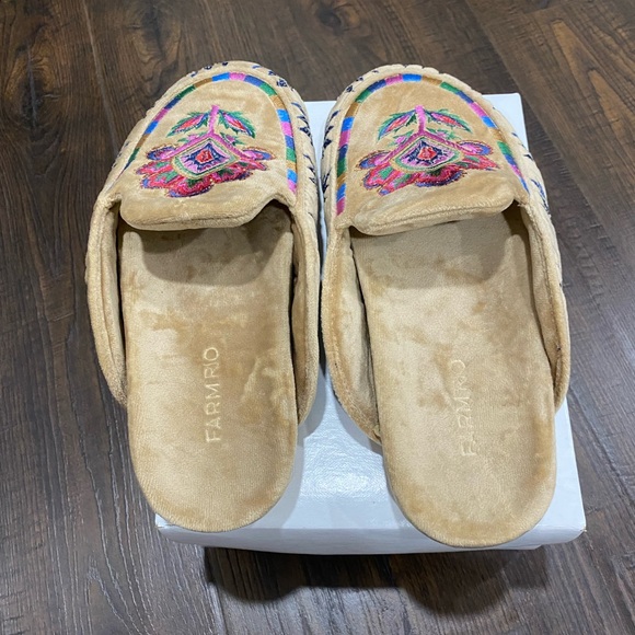 NEW Farm Rio Slippers - Picture 3 of 7